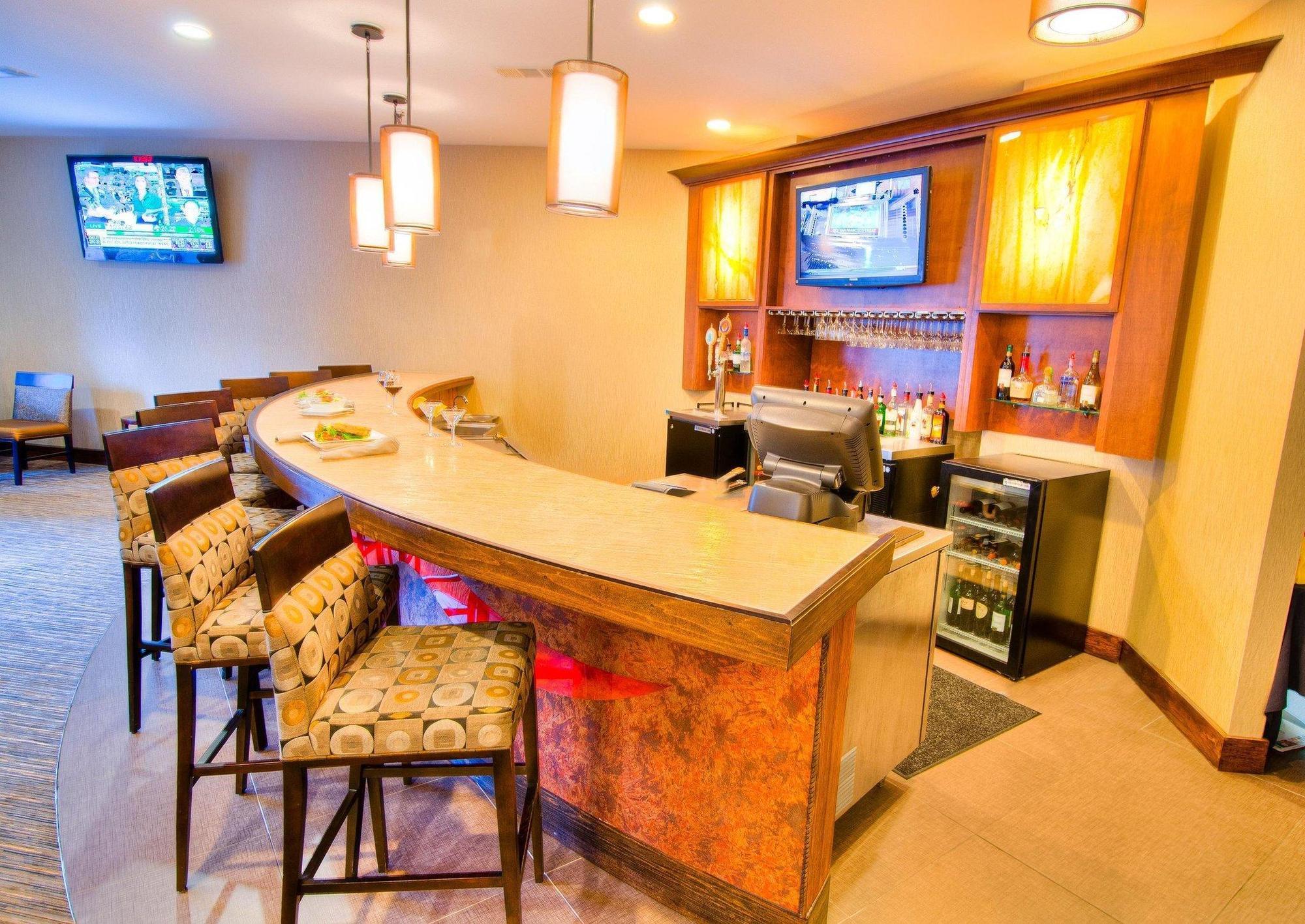 Doubletree By Hilton Hotel Raleigh - Brownstone - University Εξωτερικό φωτογραφία