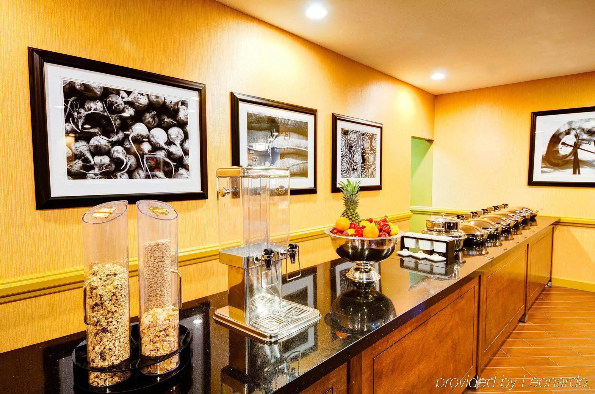 Doubletree By Hilton Hotel Raleigh - Brownstone - University Εξωτερικό φωτογραφία