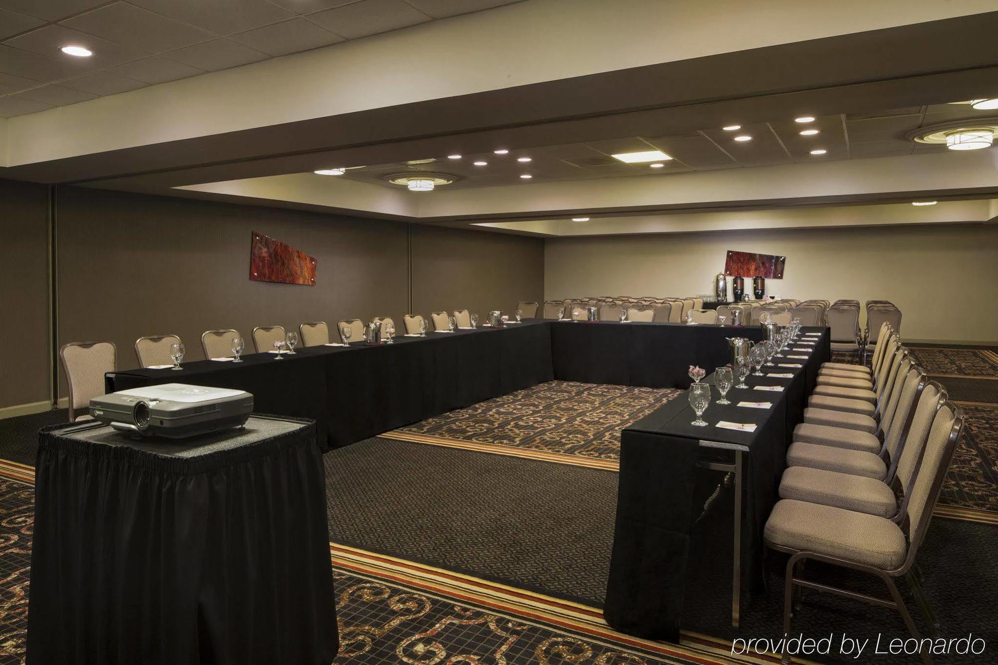 Doubletree By Hilton Hotel Raleigh - Brownstone - University Εξωτερικό φωτογραφία