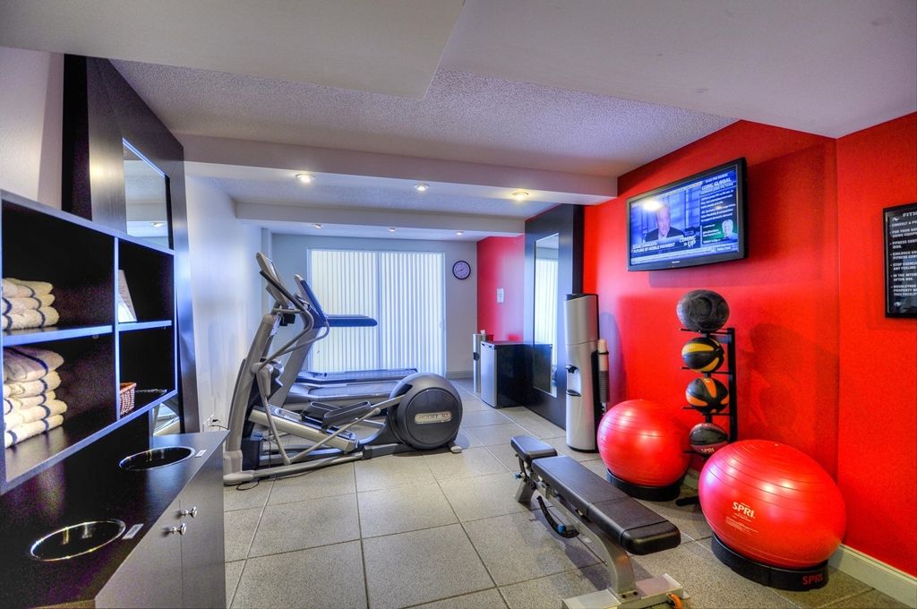 Doubletree By Hilton Hotel Raleigh - Brownstone - University Ανέσεις φωτογραφία