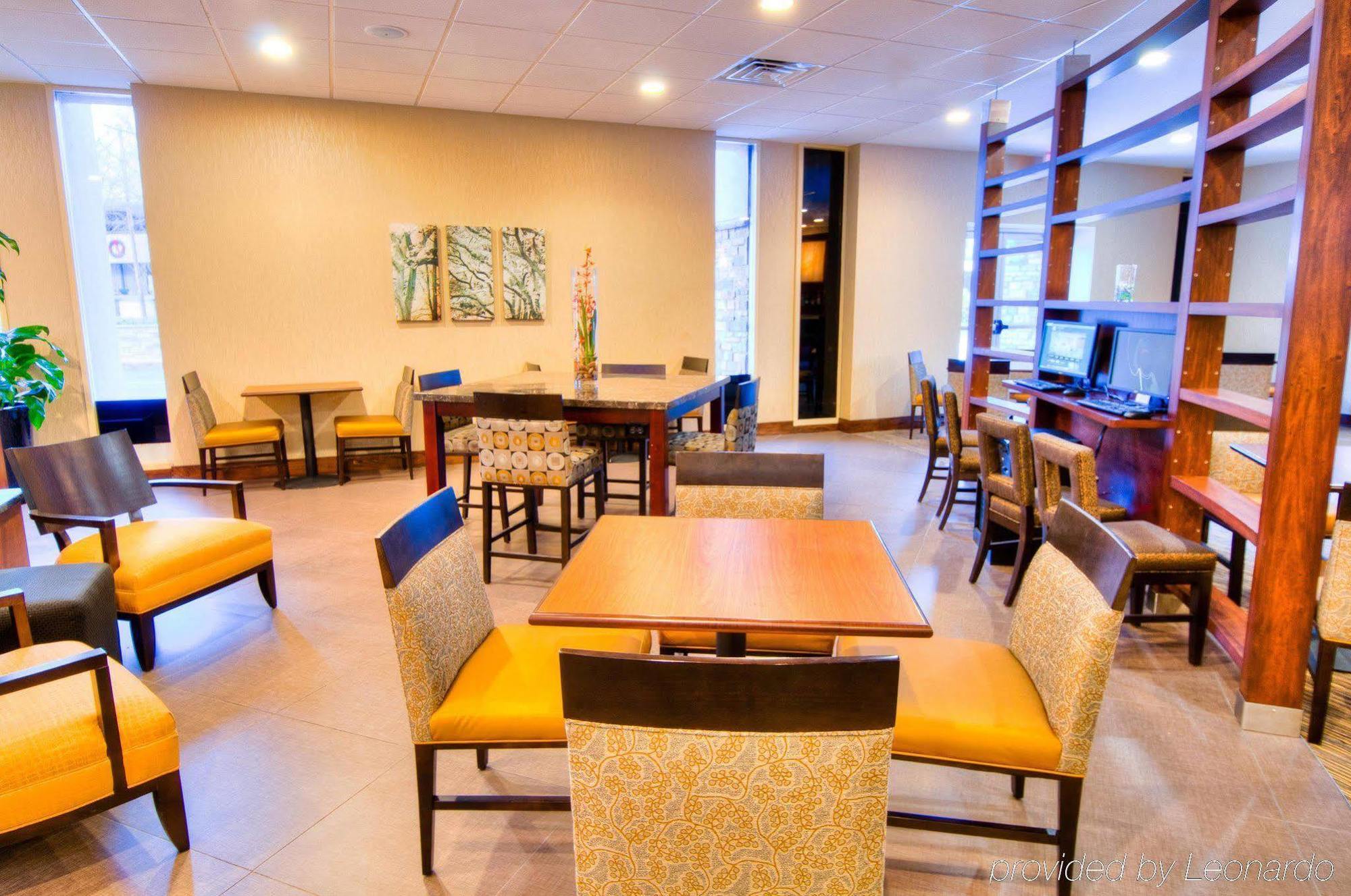Doubletree By Hilton Hotel Raleigh - Brownstone - University Εξωτερικό φωτογραφία