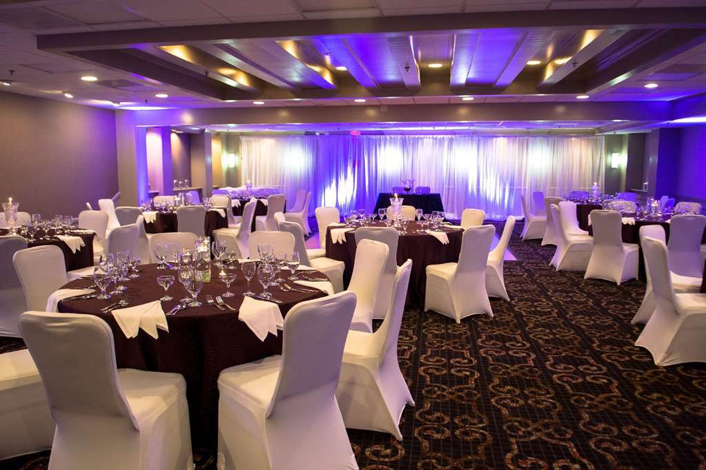 Doubletree By Hilton Hotel Raleigh - Brownstone - University Ανέσεις φωτογραφία