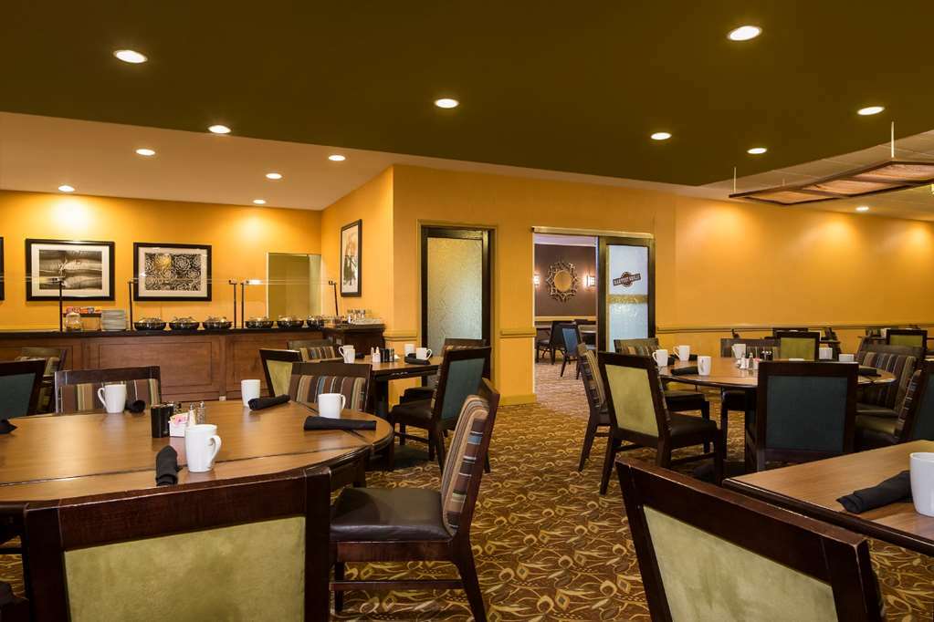 Doubletree By Hilton Hotel Raleigh - Brownstone - University Εστιατόριο φωτογραφία