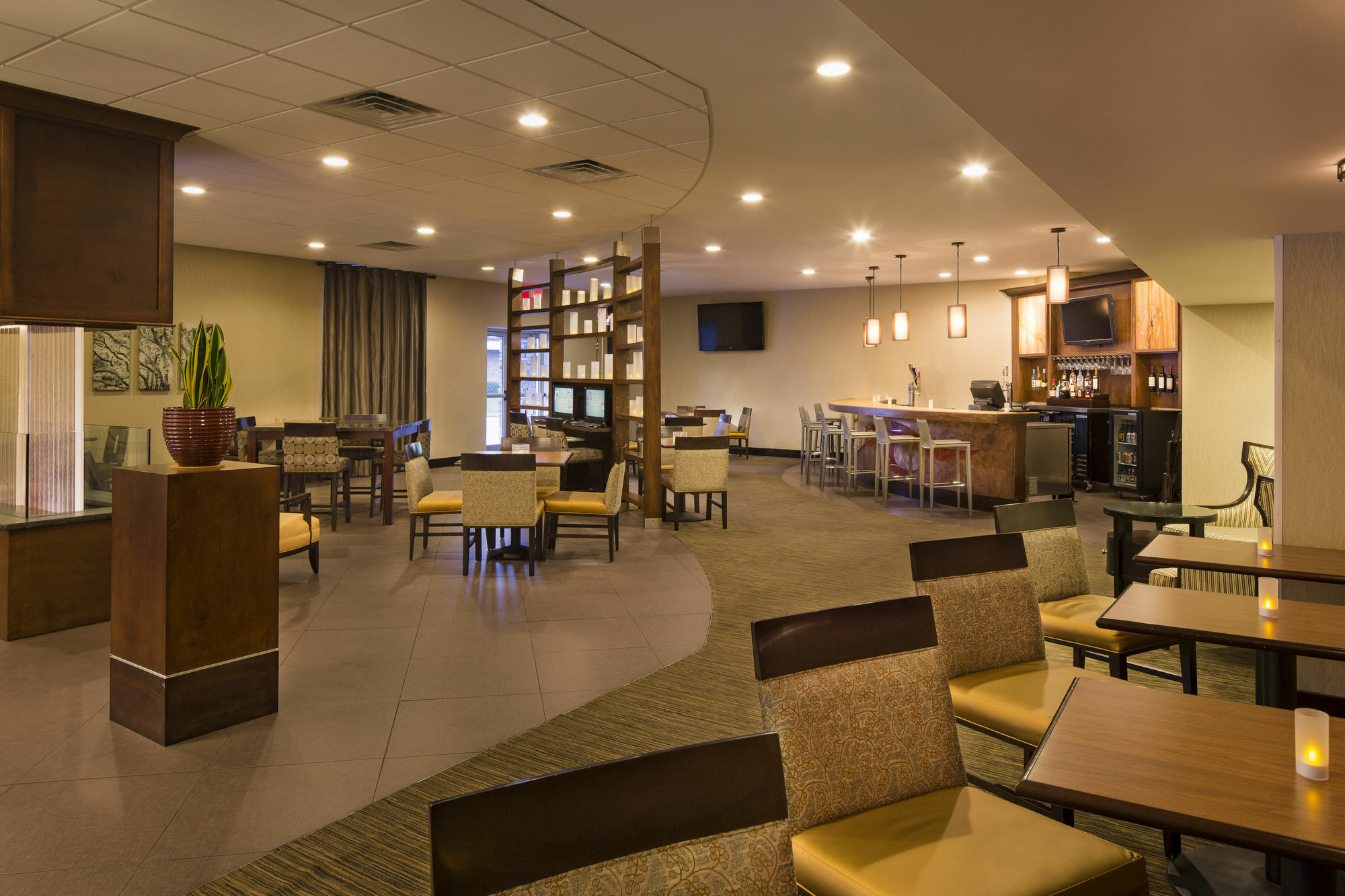 Doubletree By Hilton Hotel Raleigh - Brownstone - University Εξωτερικό φωτογραφία