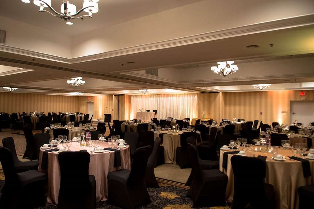 Doubletree By Hilton Hotel Raleigh - Brownstone - University Ανέσεις φωτογραφία