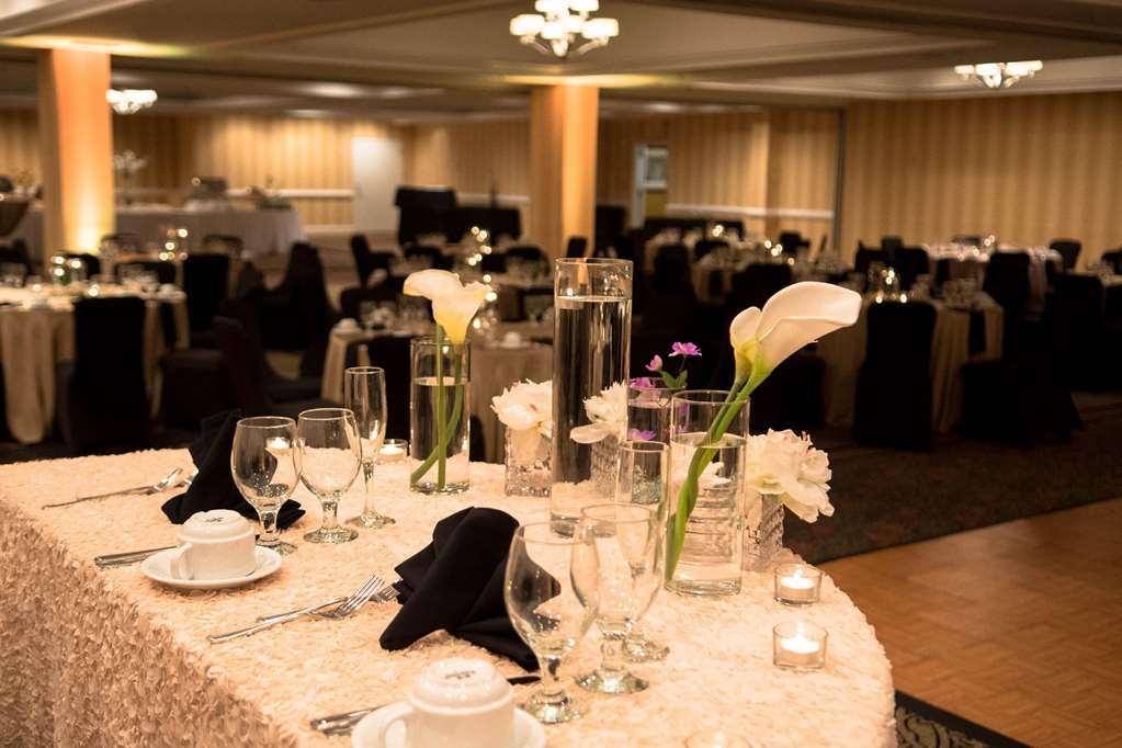 Doubletree By Hilton Hotel Raleigh - Brownstone - University Ανέσεις φωτογραφία