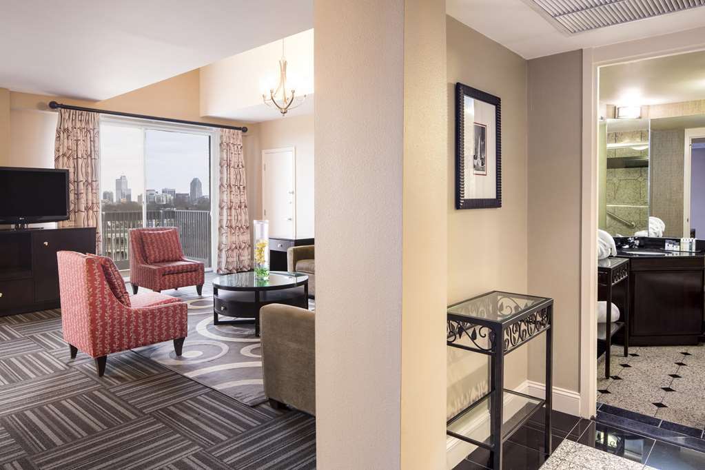 Doubletree By Hilton Hotel Raleigh - Brownstone - University Δωμάτιο φωτογραφία